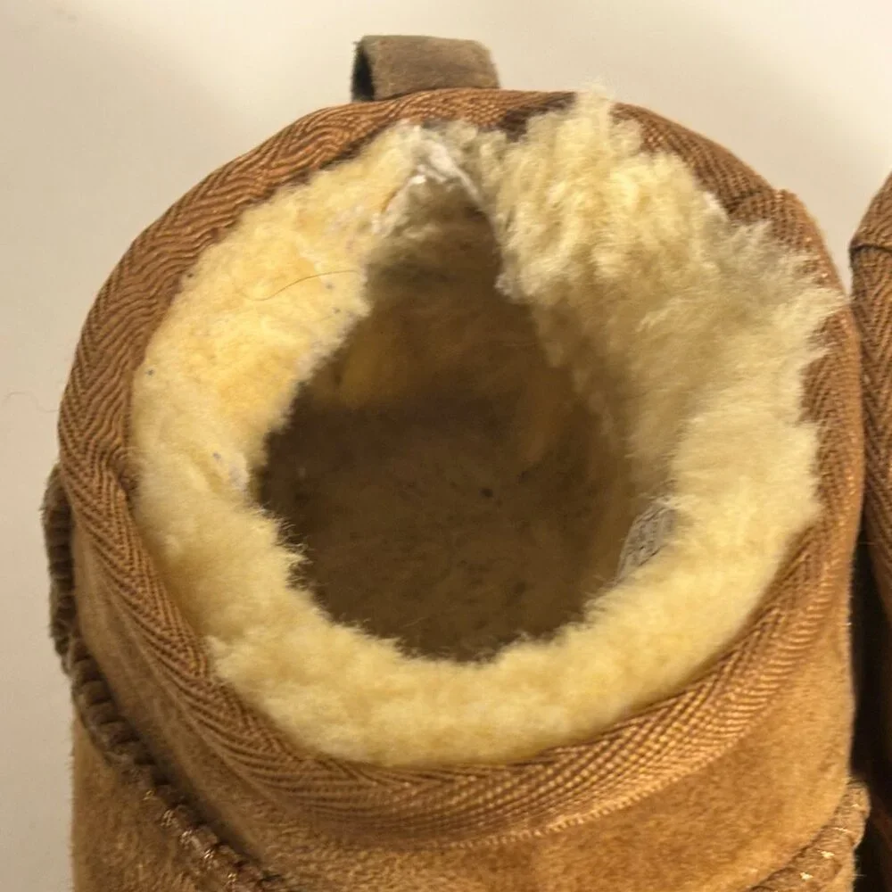 UGG Kids Classic Ultra Mini Boots Chestnut Suede Size 2 Youth - Picture 12 of 16